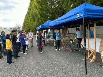 リサイズ５．展示物見学の様子②.jpg