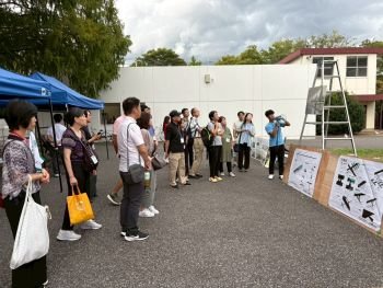 リサイズ４．展示物見学の様子①.jpg