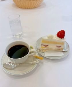 リサイズ　ケーキ＆コーヒー.jpg