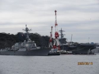 リサイズ（縦250）画像4　横須賀軍港.jpg