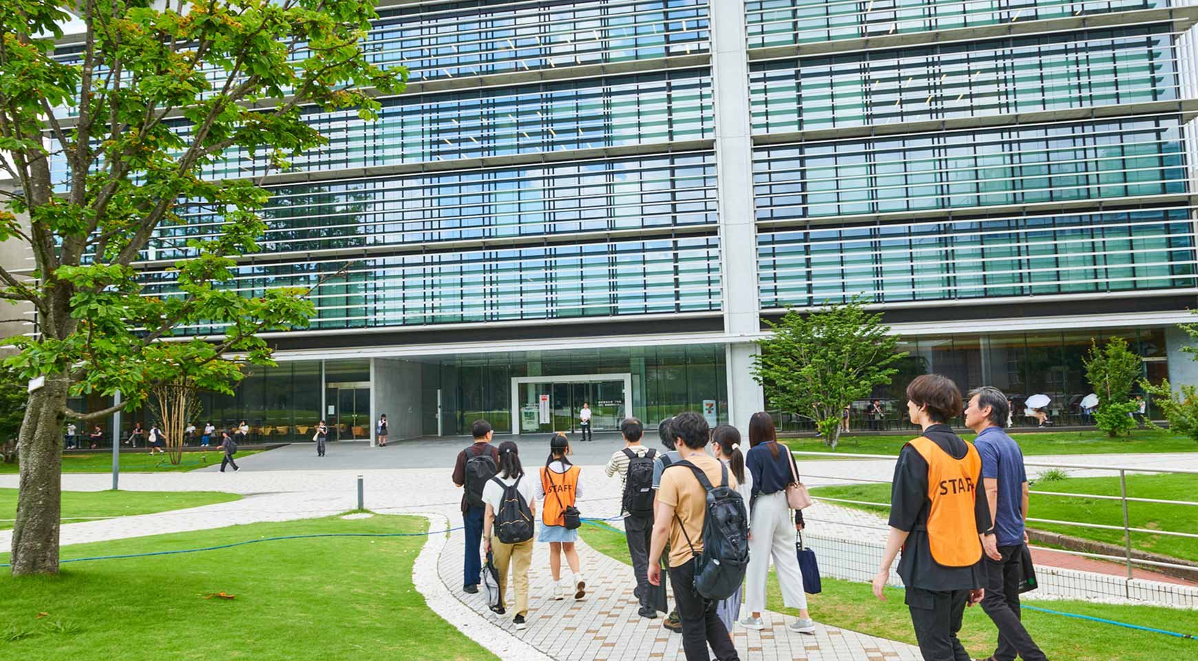 キャンパスツアーの風景